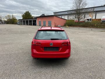 Volkswagen Golf - 6