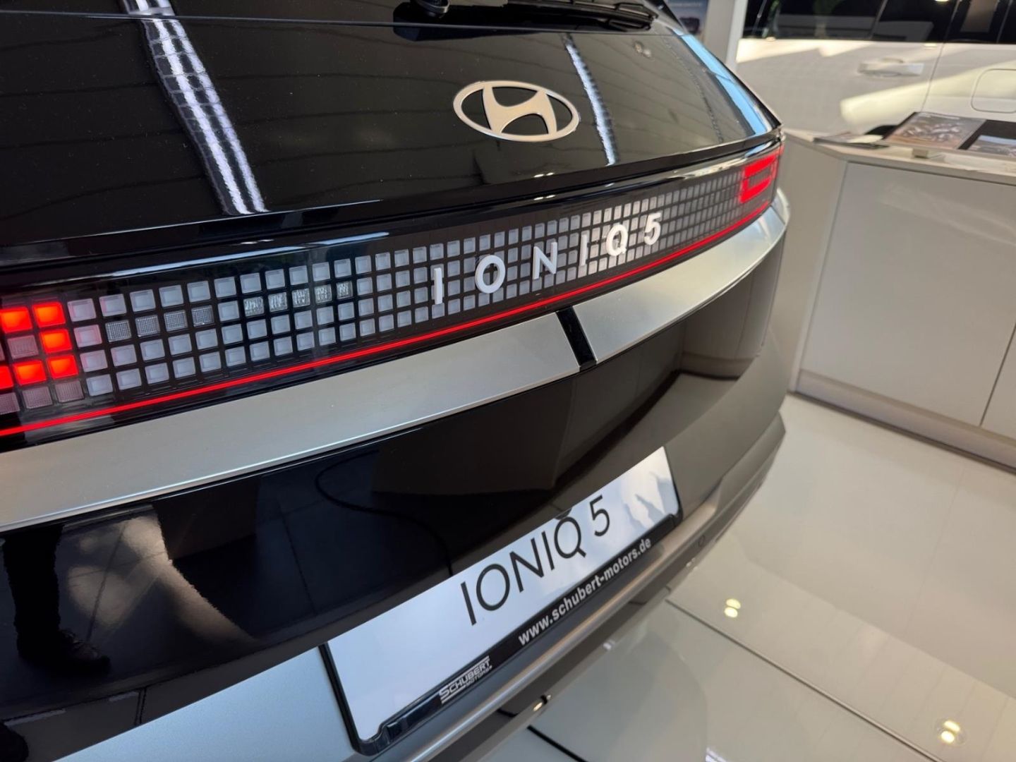 Hyundai IONIQ 5 Uniq 84 kWh *UPE 60.600€* Park-Paket HuD imagem 2