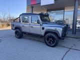 Land Rover Defender 110 Crew Cab / James Bond Style - Land Rover Defender: Crew Cab