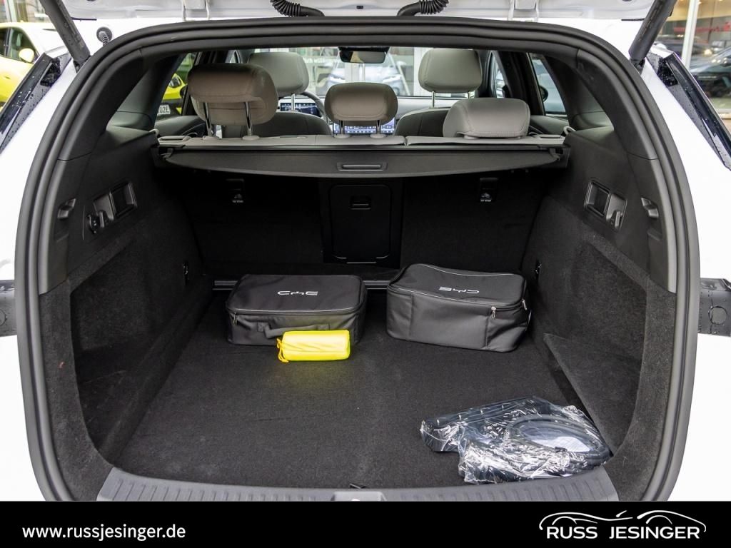 BYD SEAL 6