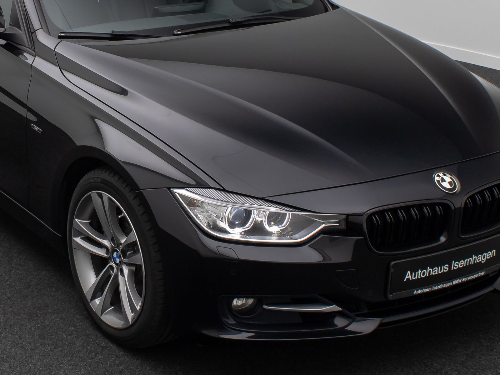 Fahrzeugabbildung BMW 325d Sport Line HUD HiFi Xenon Panorama Alarm