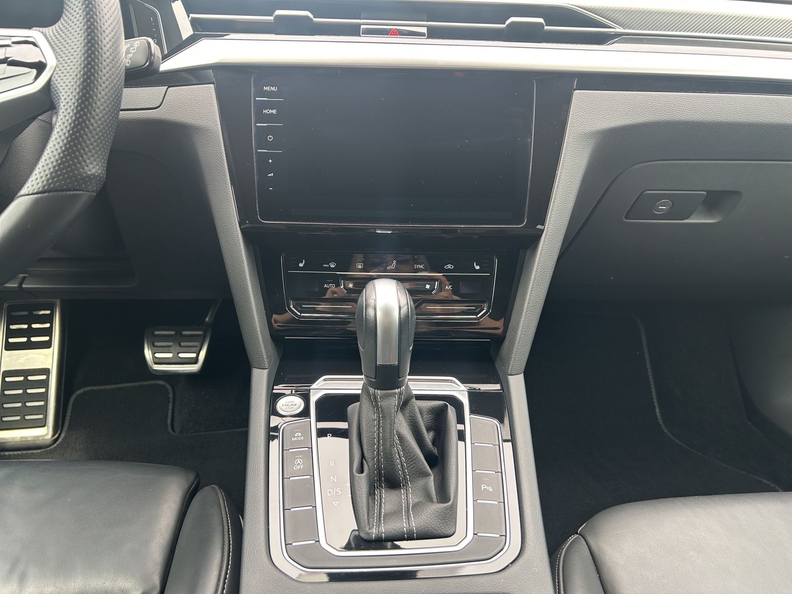 Fahrzeugabbildung Volkswagen Arteon SB TSI R-Line DSG LED Navi AID Leder ACC