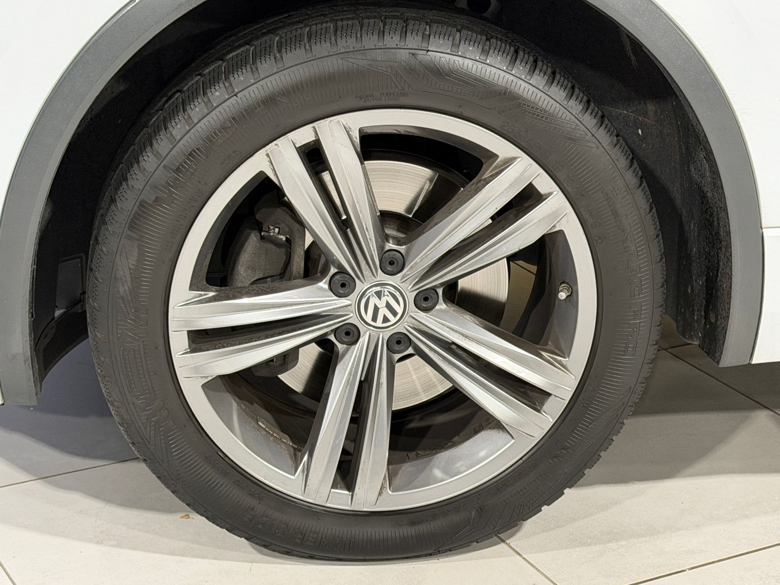 Fahrzeugabbildung Volkswagen Tiguan Allspace Highline 4Motion/R-LINE/PANO/LED