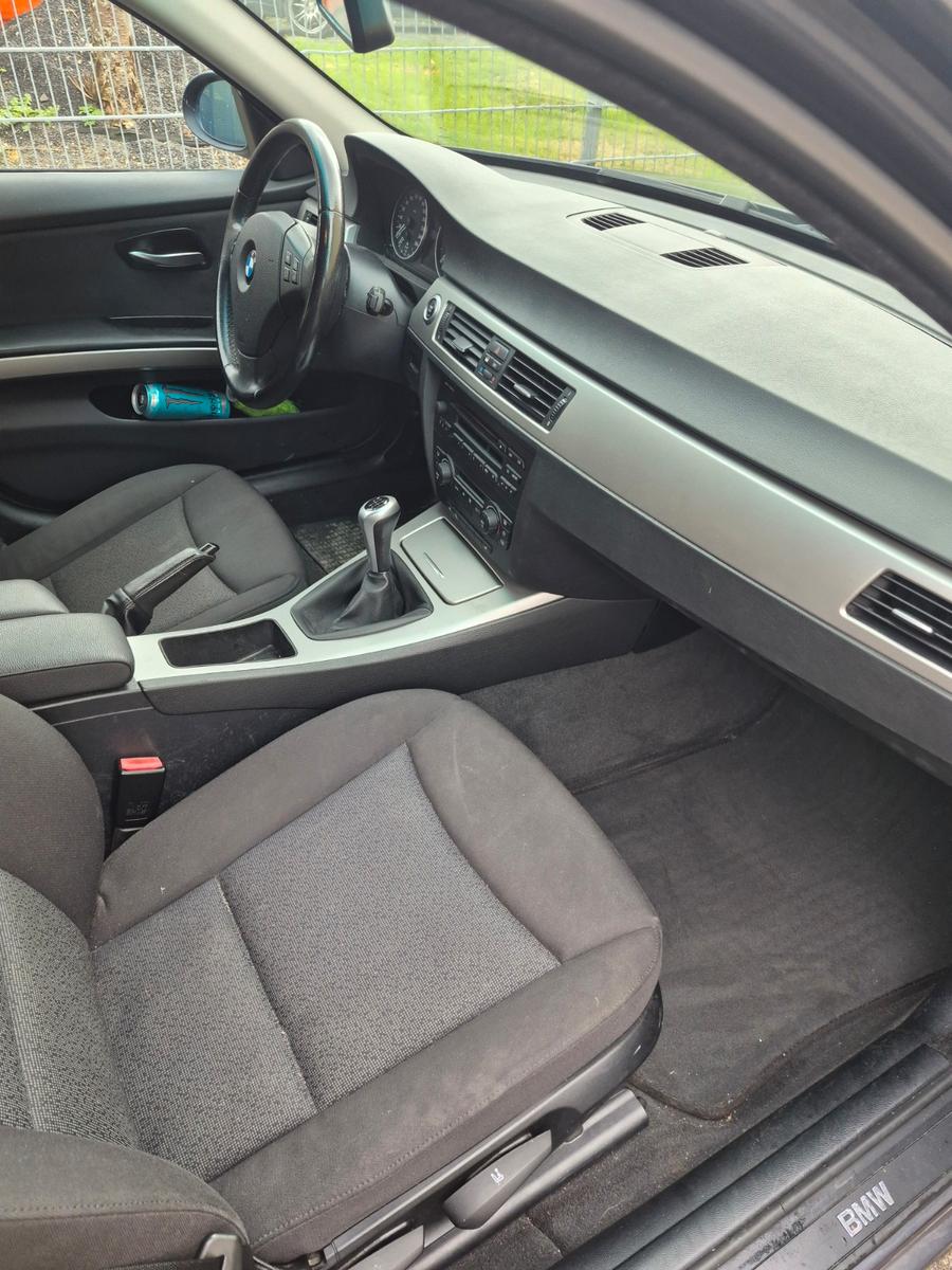 BMW 320 2006 — photo 8