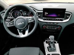 Fahrzeugabbildung Kia Ceed 1.5T GDI SPIRI+NAVI+KAMERA+PANO+PDC+CONNECT