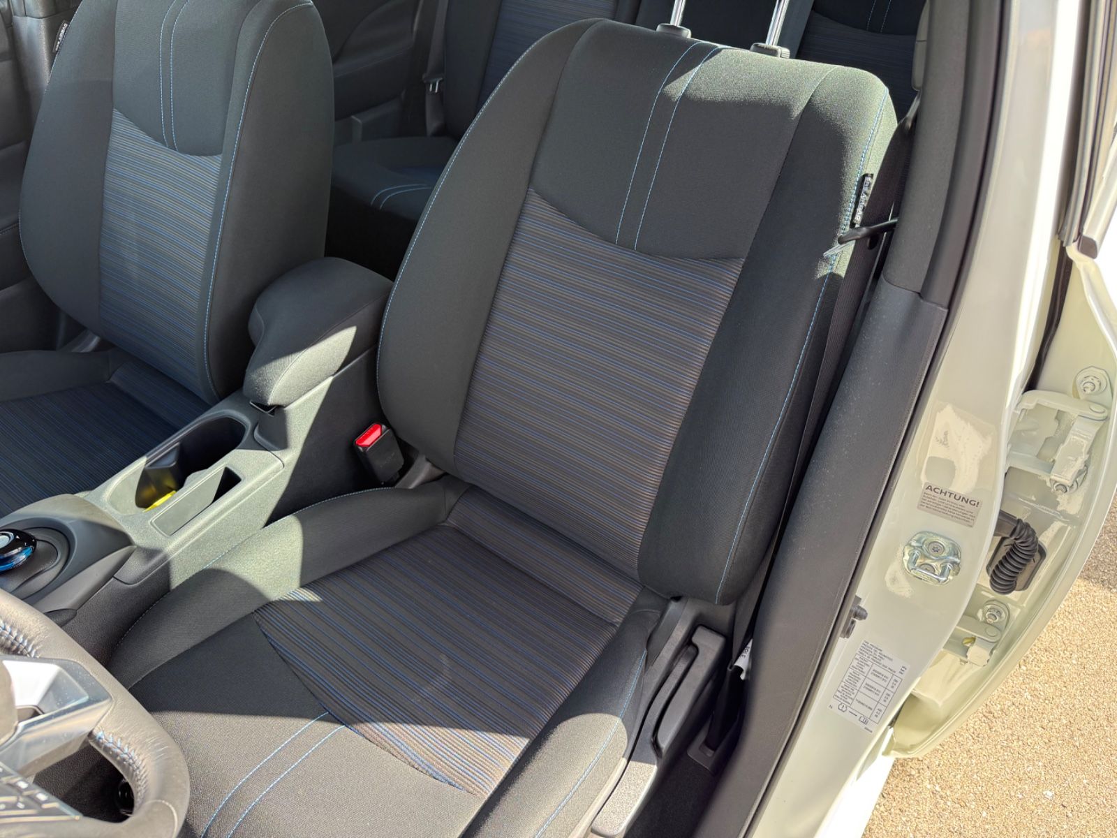 Fahrzeugabbildung Nissan Leaf Acenta Winterpaket, Rückfahrkamera