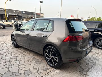 Volkswagen Golf - 4
