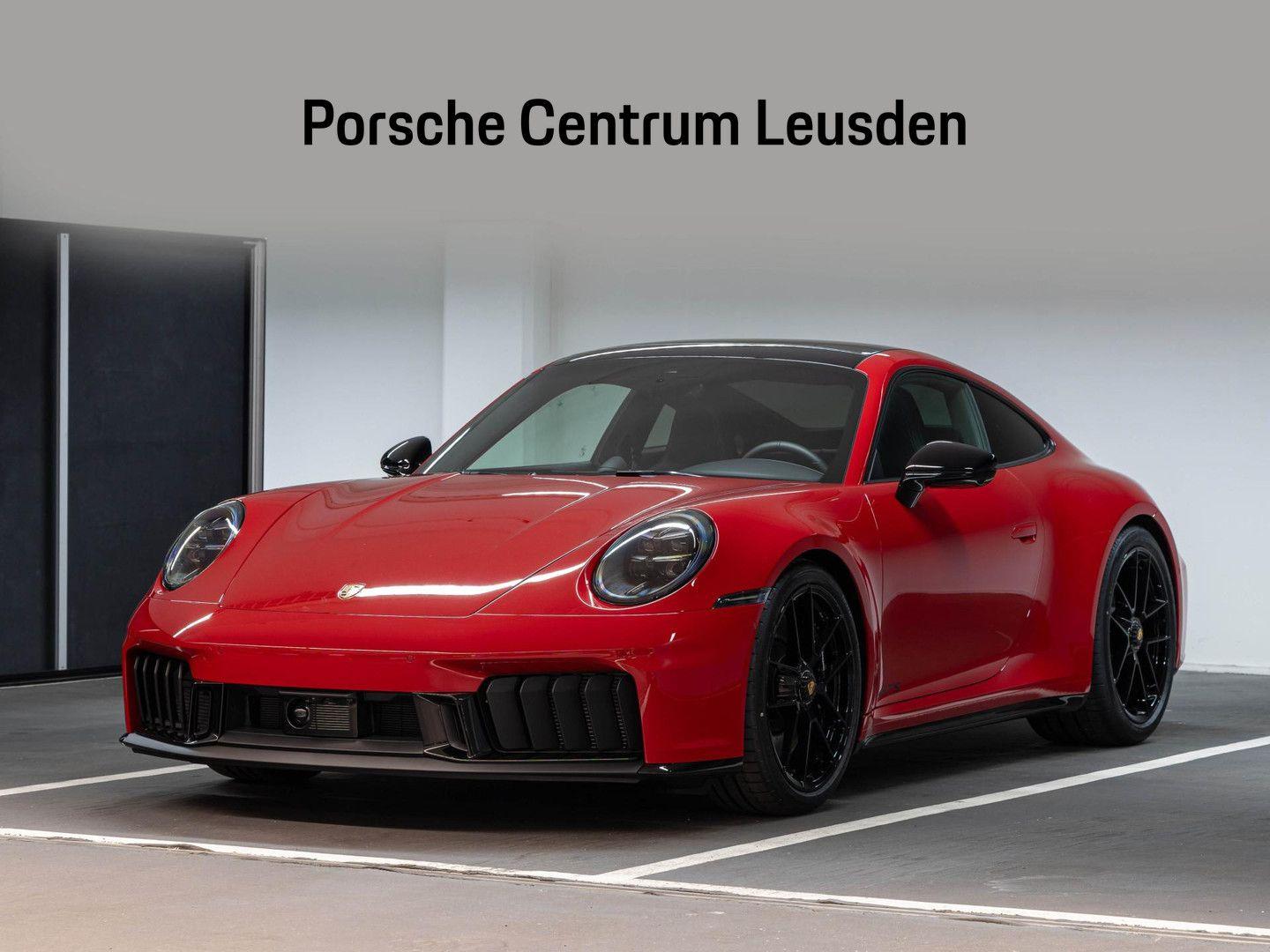Porsche 992 Carrera 4 GTS