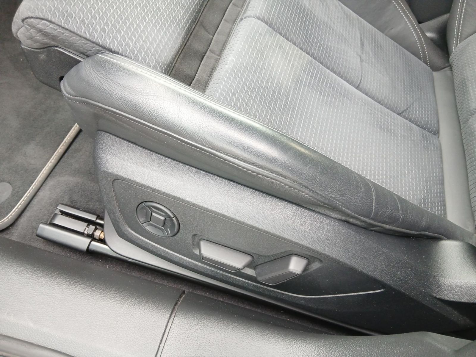 Audi S6 - Bild 13