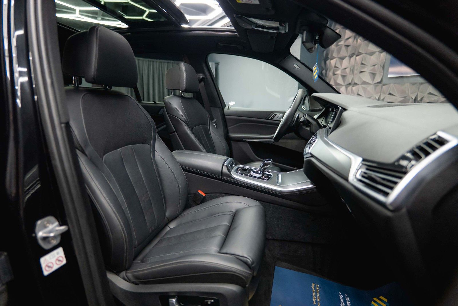 Fahrzeugabbildung BMW X5 xDrive 40i M Sport Shadow Line *ACC*Pano*LED*