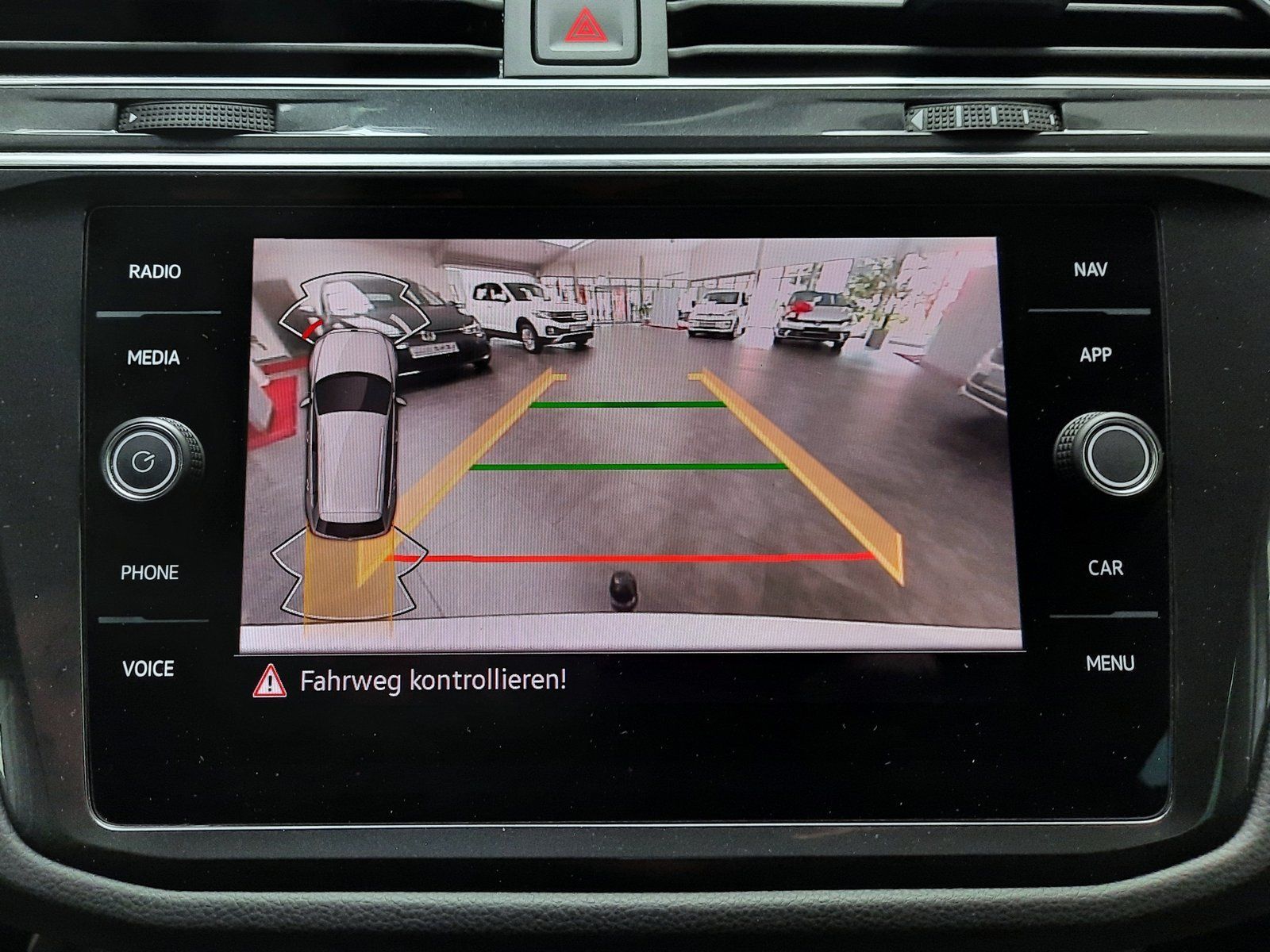 Fahrzeugabbildung Volkswagen Tiguan Life TSI DSG *AHK*Navi*Cam*LED*PDC*ACC*
