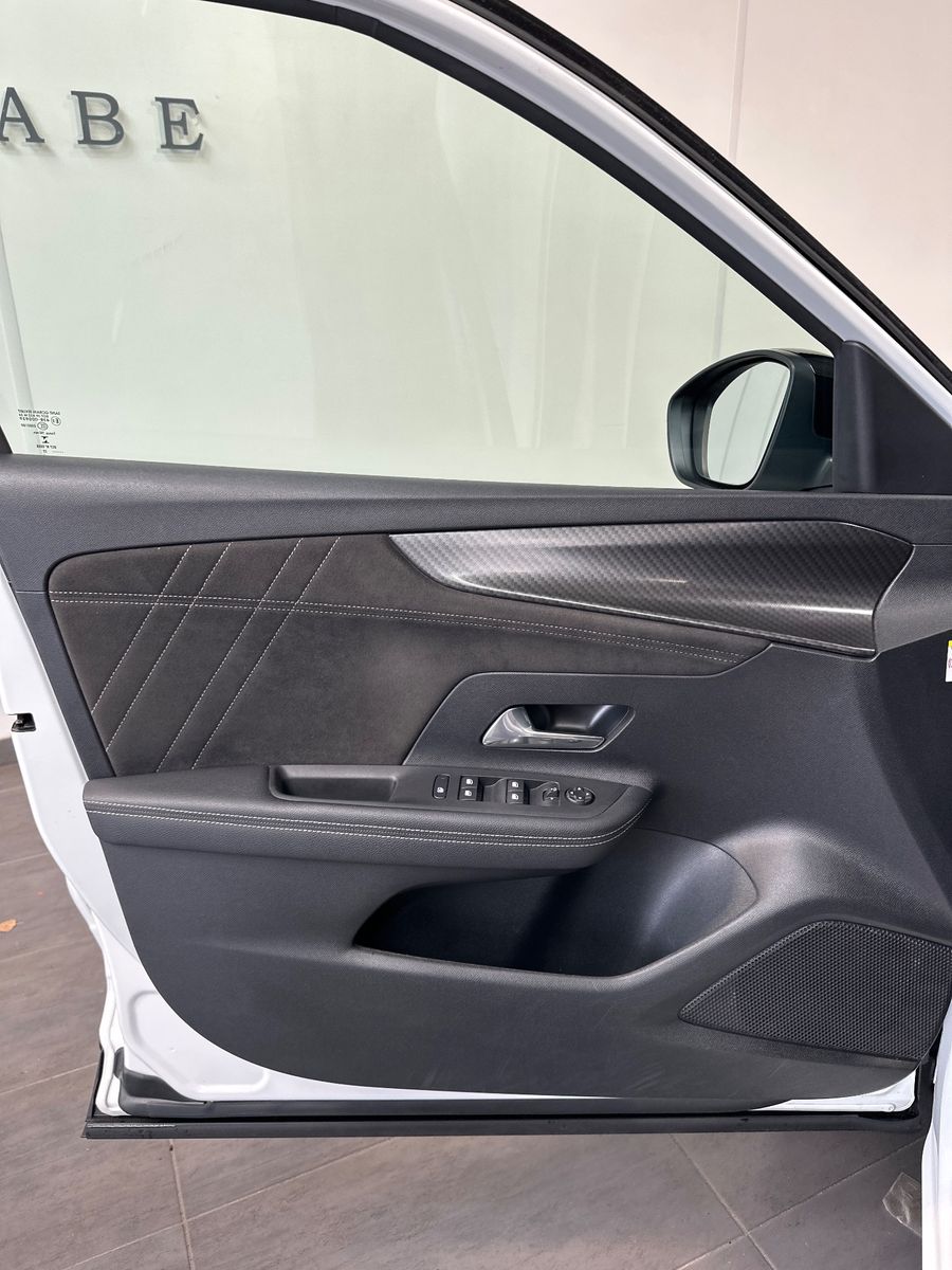 Fahrzeugabbildung Opel Mokka-e Ultimate NAV+MATRIX+ACC+KAMERA+SHZ+18ZO