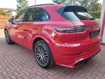 Porsche Cayenne - 4