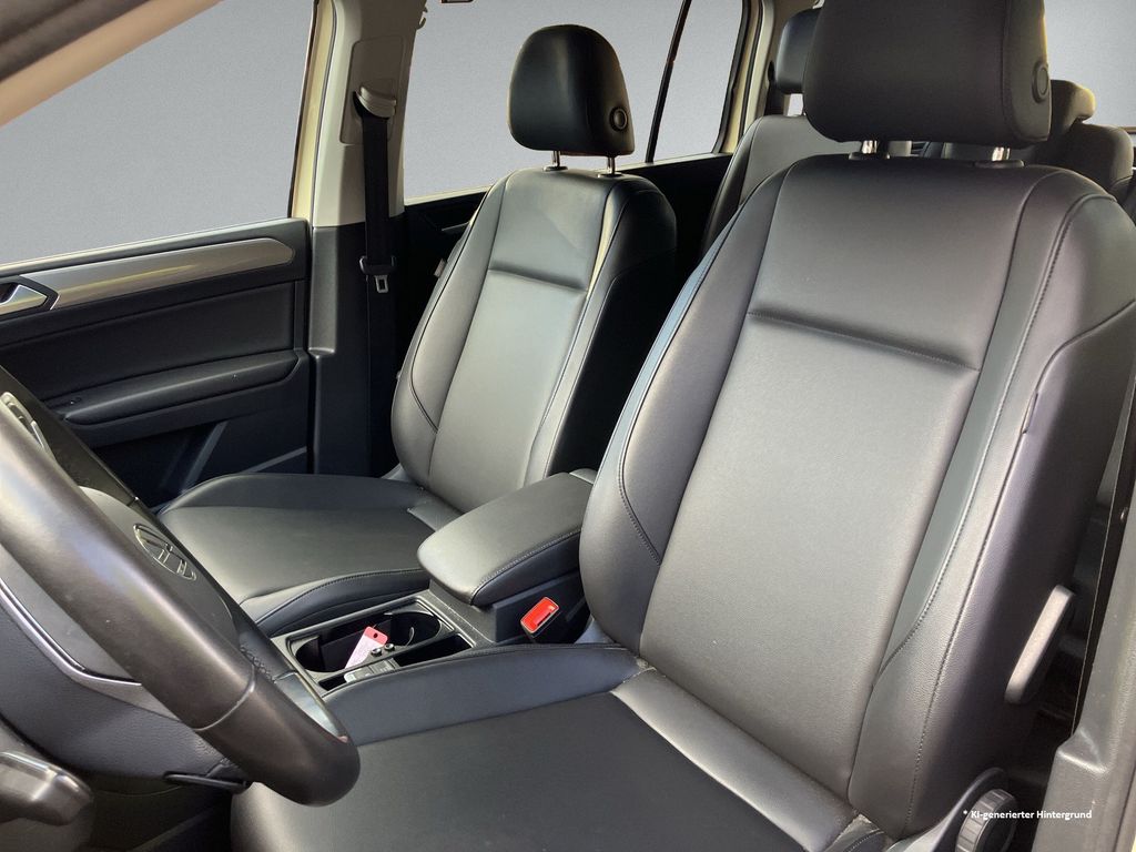 VW Touran 2.0 TDI Trendline Taxi DSG Navi Leder Shz VW Touran 2.0 TDI Trendline Taxi DSG Navi Leder Shz