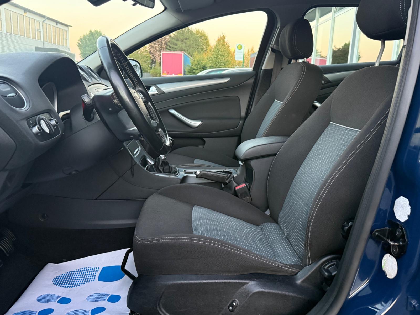Ford Mondeo 2011 — photo 11