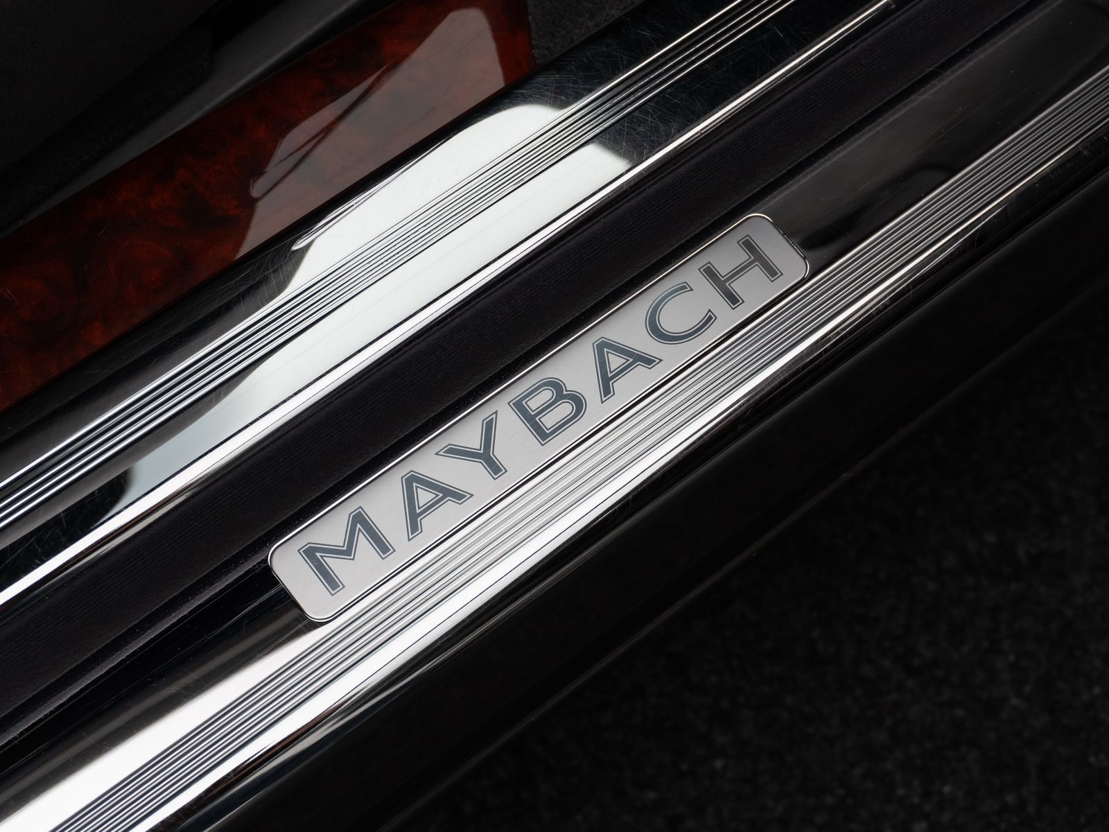 Fahrzeugabbildung Maybach 57 DUOTONE V12 Fondpaket Massage Solar VOLL