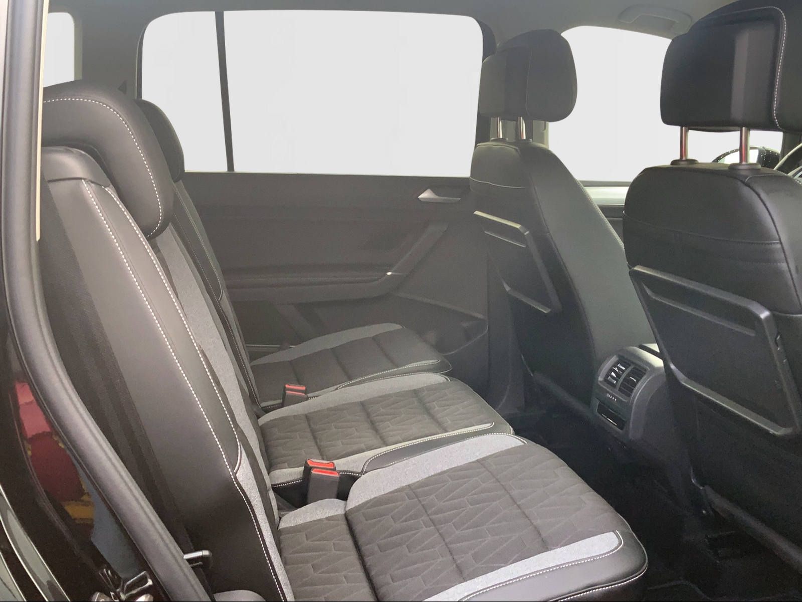 Touran 2.0 TDI Comfortline AHK,RFK,7S,NAV