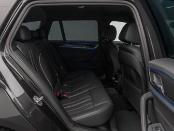 Fahrzeugabbildung BMW 520d M Sport Kamera DAB HiFi Stop&Go Komfort