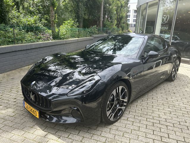 Maserati GranTurismo FOLGORE 560 KW/800 V