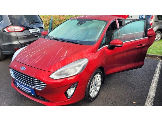 Ford Fiesta Titanium  -  Ganzjahresreifen  -  Heizbar