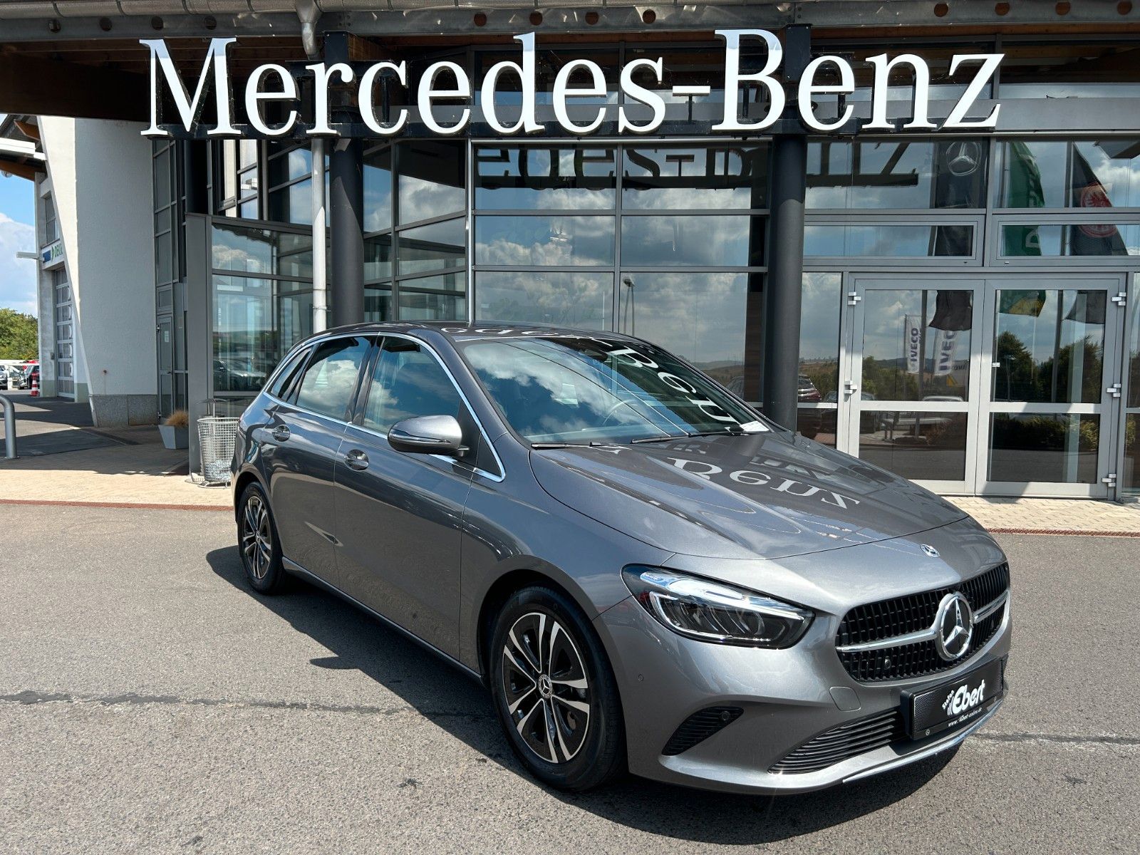 Fahrzeugabbildung Mercedes-Benz B 180 Progressive+PARK+SPIEGEL+LED+DAB+DIGITAL