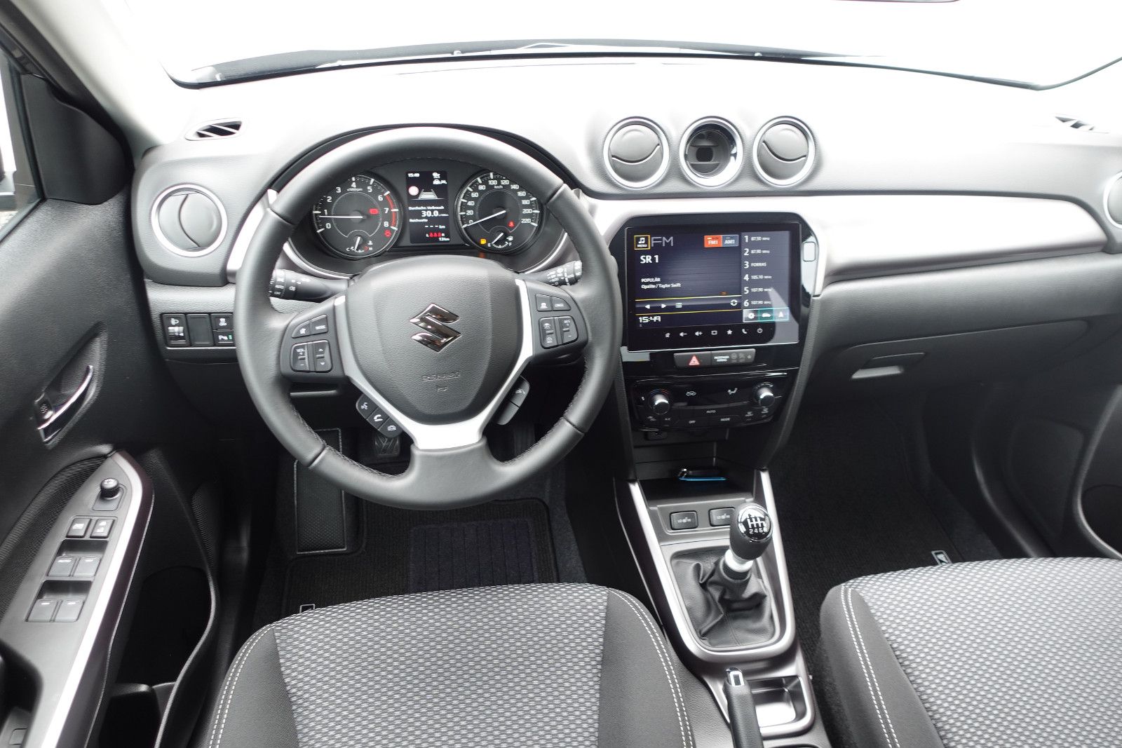 Fahrzeugabbildung Suzuki Vitara 1.4Hybrid Comfort AHK,Navi,SHZ,PD,Kamera