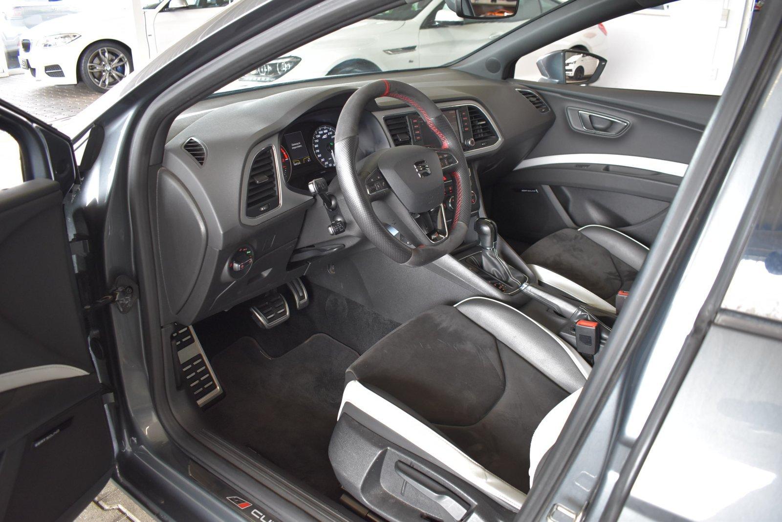 Seat Leon ST Cupra 265 ch DSG • Baquets Alcantara • Toit pano • Caméras AV/AR • DCC • CarPlay
