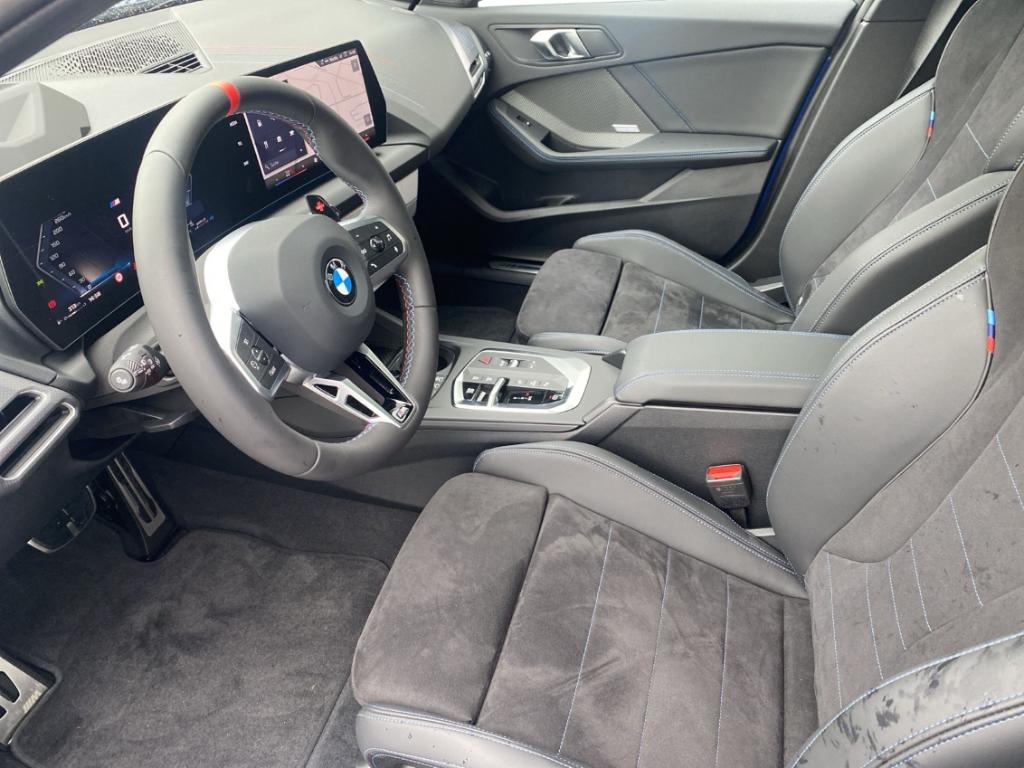 BMW M135 xDrive Panoramadach/IconicGlow/HeadUp/LiveC