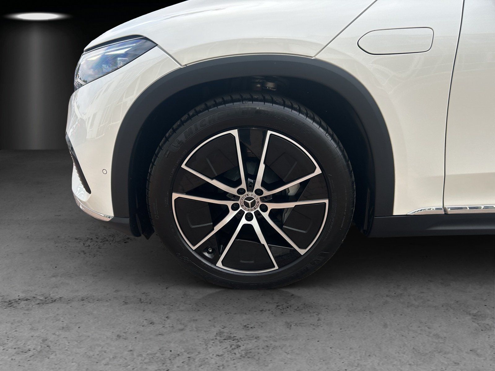 Fahrzeugabbildung Mercedes-Benz EQS 450+ SUV Premium HYPER Massage DISTRO 7-Sitz