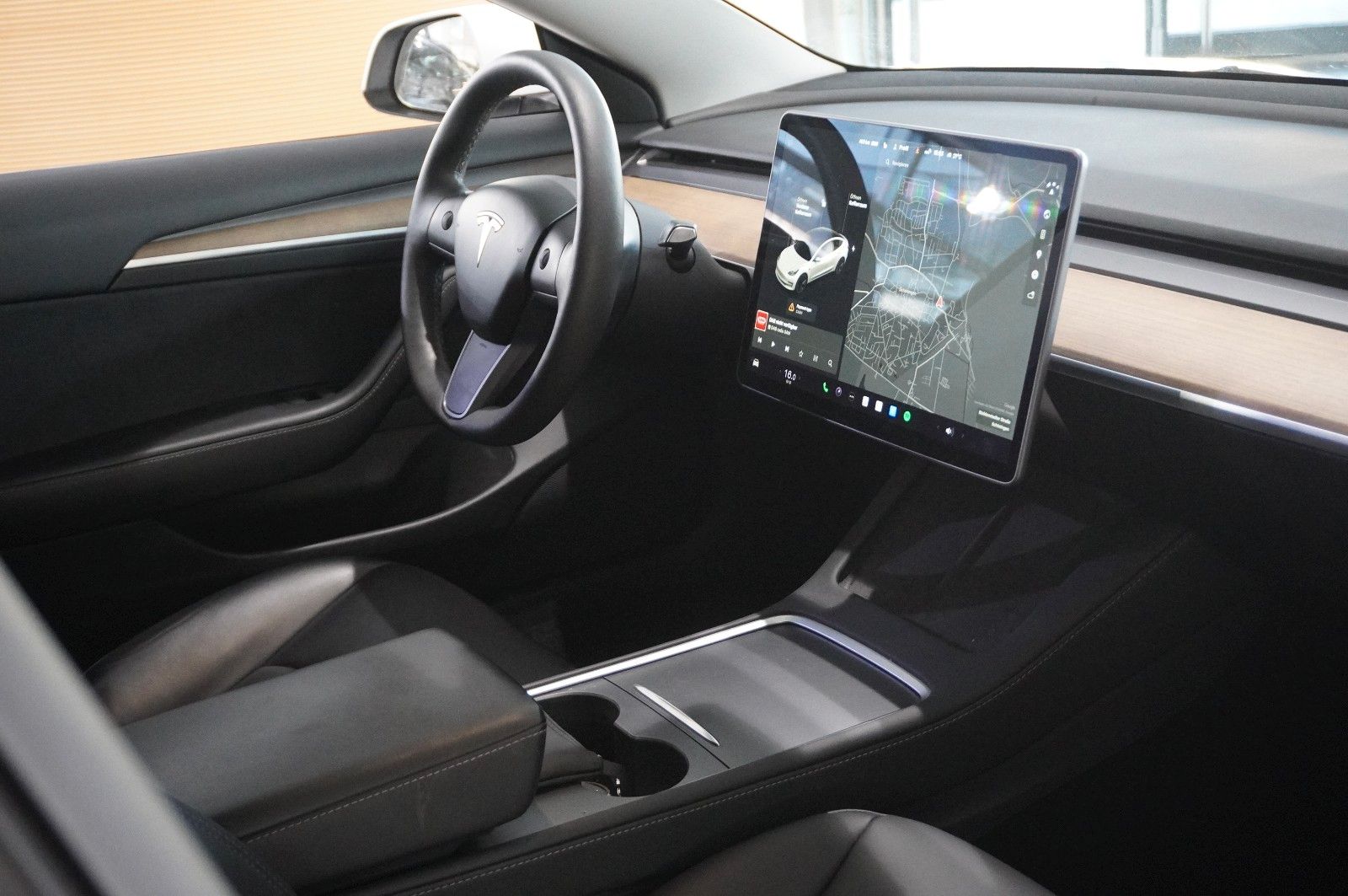 Fahrzeugabbildung Tesla Model 3 Standard Range Plus NAVI/KAMERA/SH/WÄRME