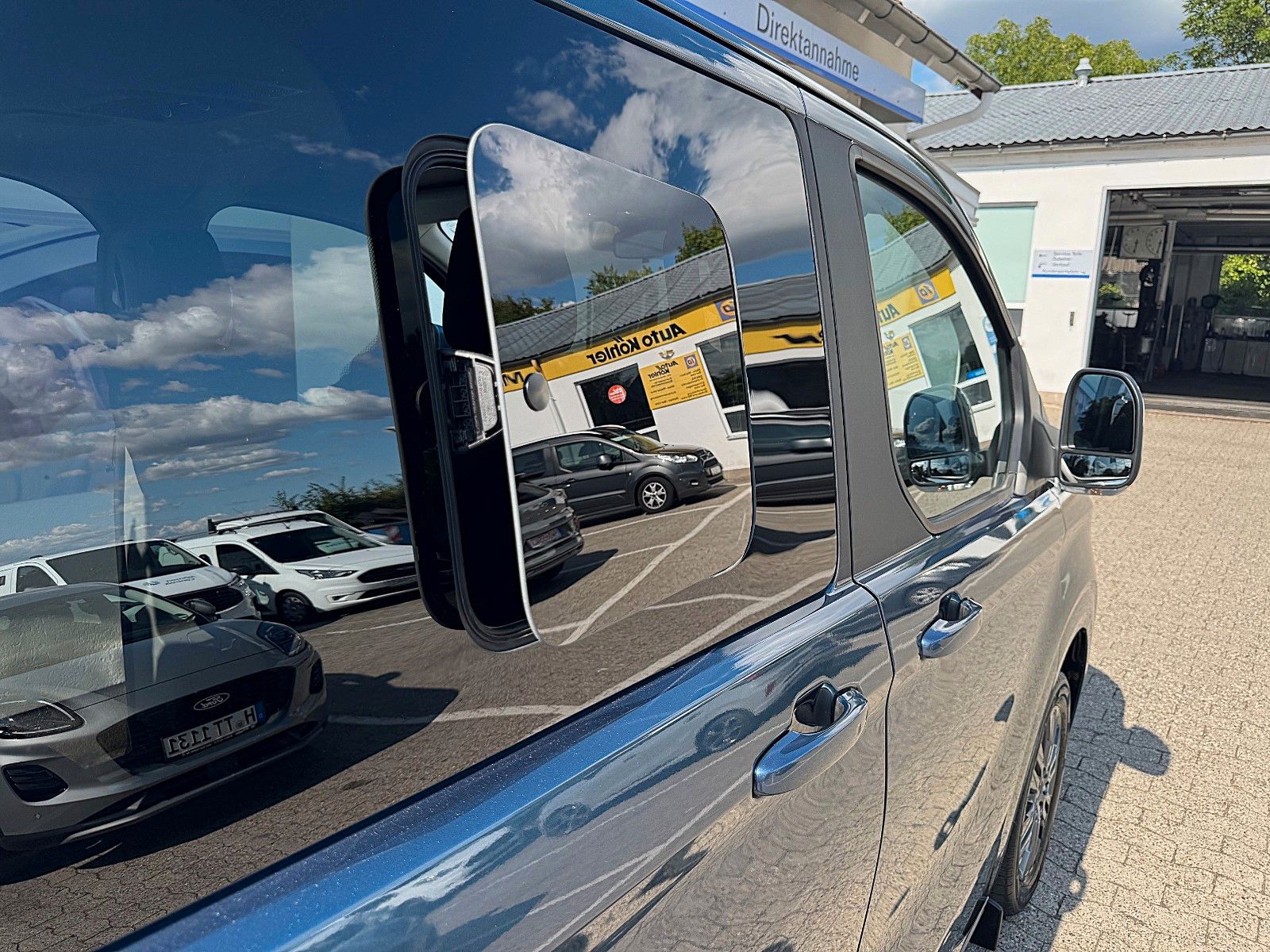 Ford Tourneo Custom Bus 320 L2 Titanium FWD 8-Sitzer foto 23
