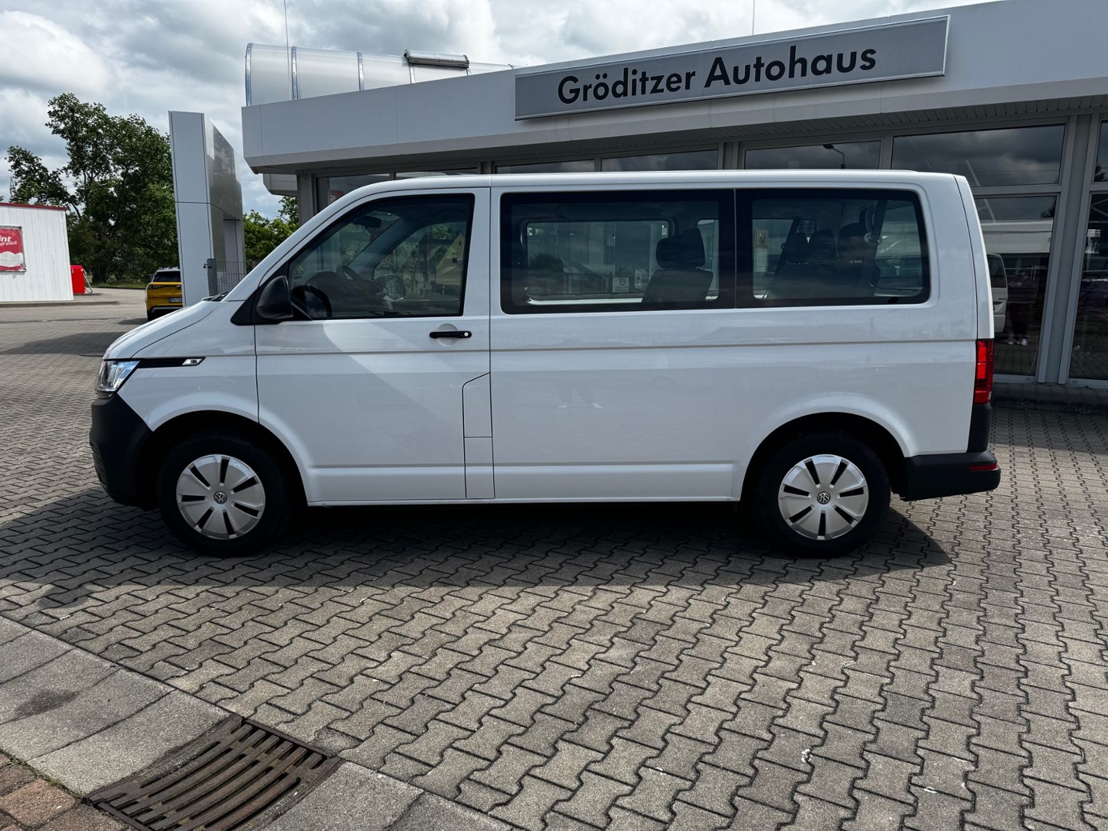 Volkswagen Transporter T6.1 Kombi 2,0 TDI Klima+|9-Sitze imagem 3