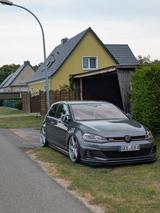 Volkswagen Golf 2.0 TSI GTI DSG Vollausstattung - mit Benzin-Antrieb: Luftfederung, Limousine, mit Klimaautomatik