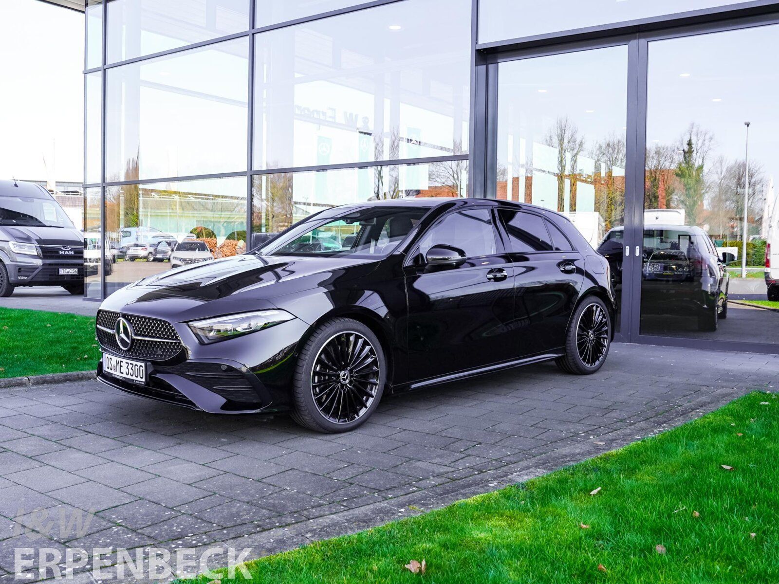 Fahrzeugabbildung Mercedes-Benz A 250 4MATIC AMG Line/Pano/Distro/360