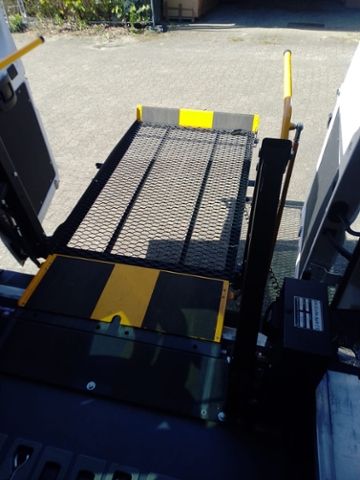 Fahrzeugabbildung Fiat Ducato Rollstuhltranporter Lift 4 Rollstühle