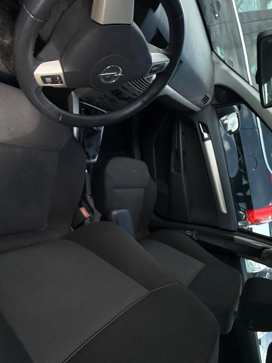 Opel Astra 2008 — photo 5