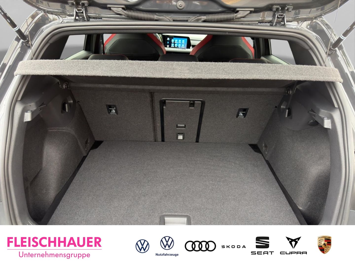 Volkswagen Golf GTI VIII Clubsport 2.0 TSI LED RFK GRA SHZ foto 16