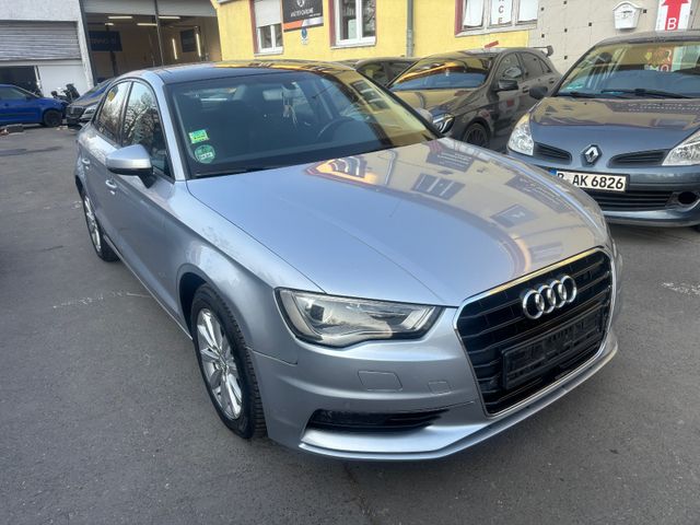 Audi A3 Limousine attraction S-Tronic SHZ