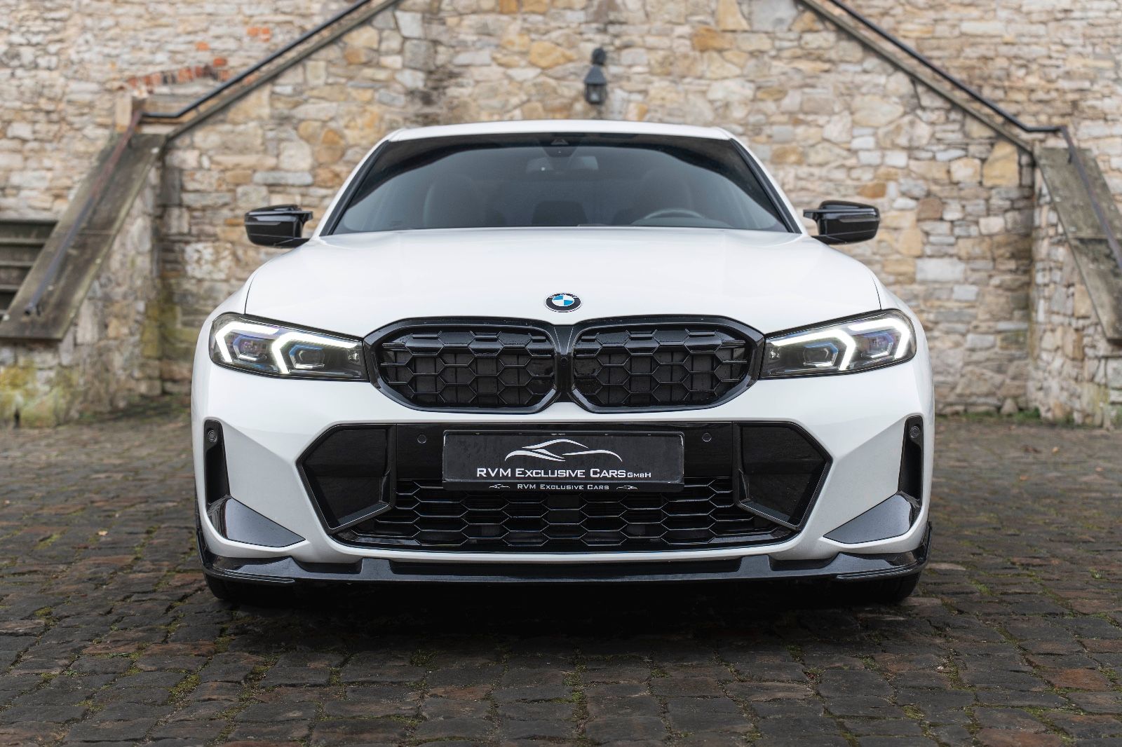 Fahrzeugabbildung BMW 330IX M-Sporpaket LED H&K TOTW CARPLAY KAM