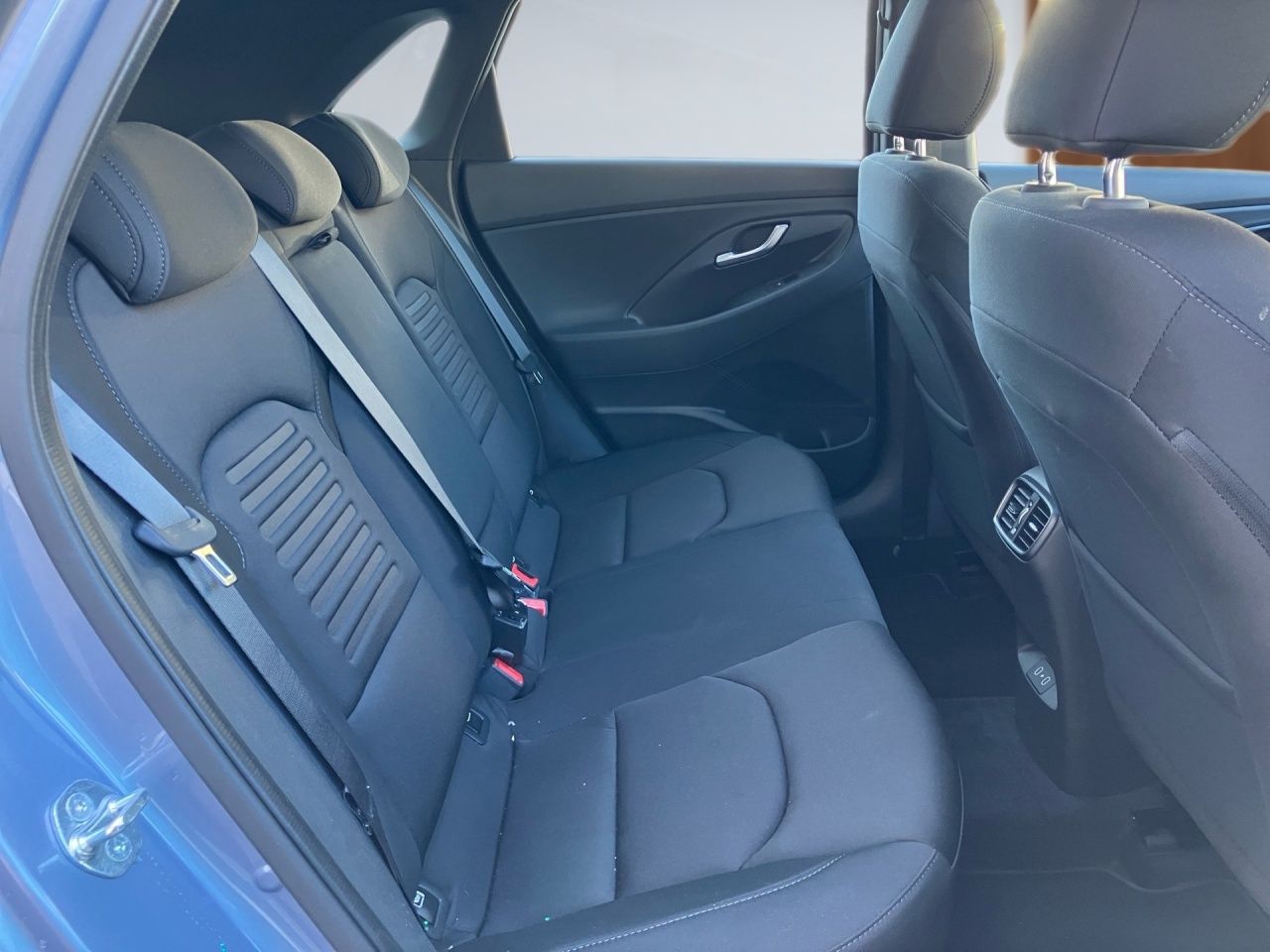Fahrzeugabbildung Hyundai i30 ADVANTAGE PANO*CARPLAY*NAVI*SHZ