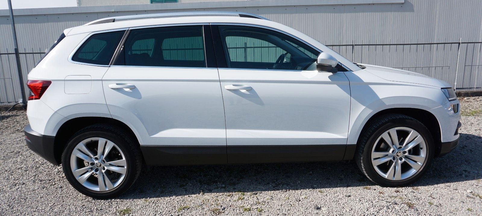 Fahrzeugabbildung SKODA Karoq Style, LED, PDC, SR+WR, Apple CarPlay