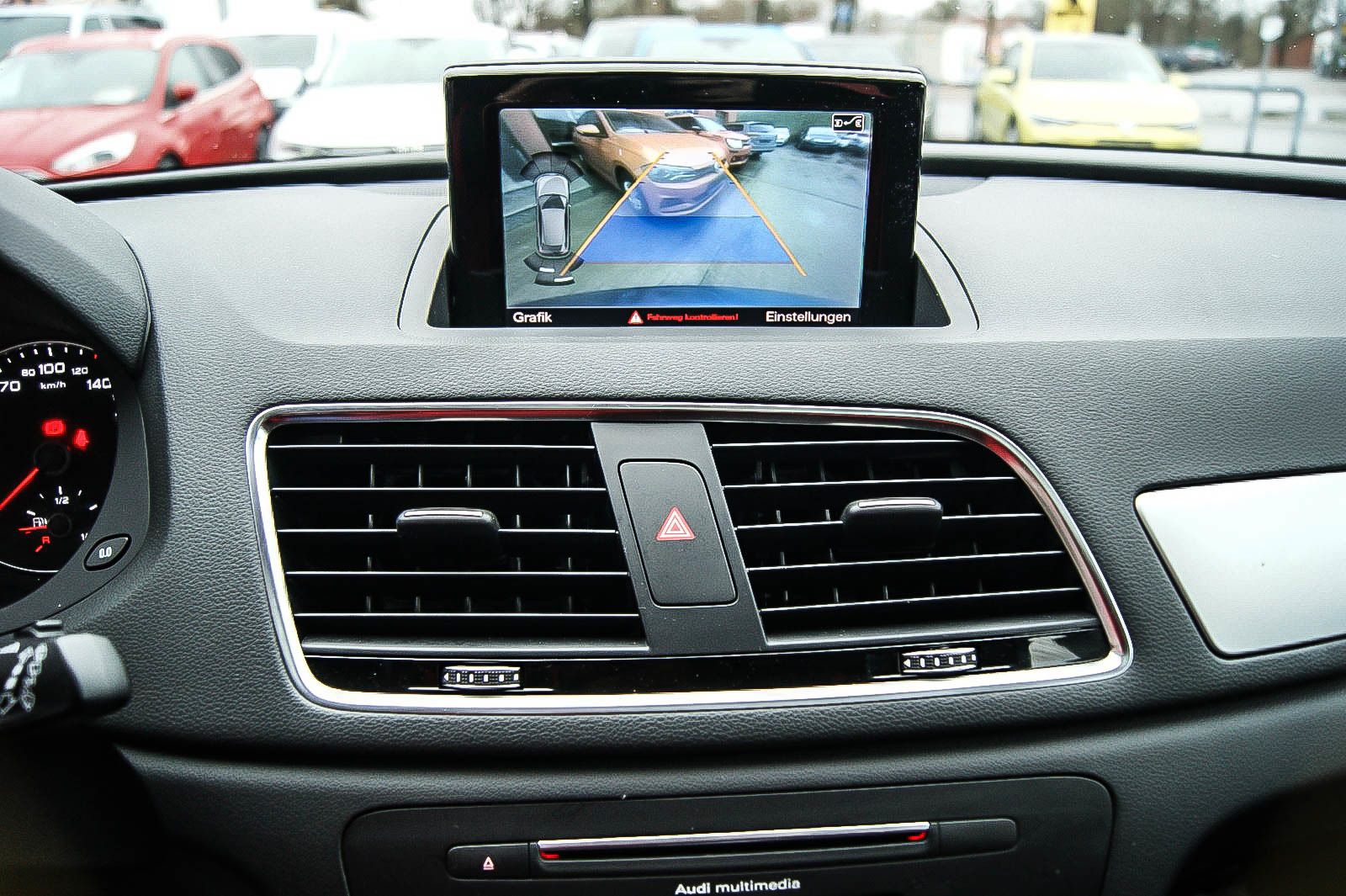 Fahrzeugabbildung Audi Q3 14 TFSI S-LINE PANORAMA LED KAMERA MMI 1.HAND