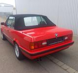 BMW E 30   320i  Cabrio   - BMW 320 aus 1992