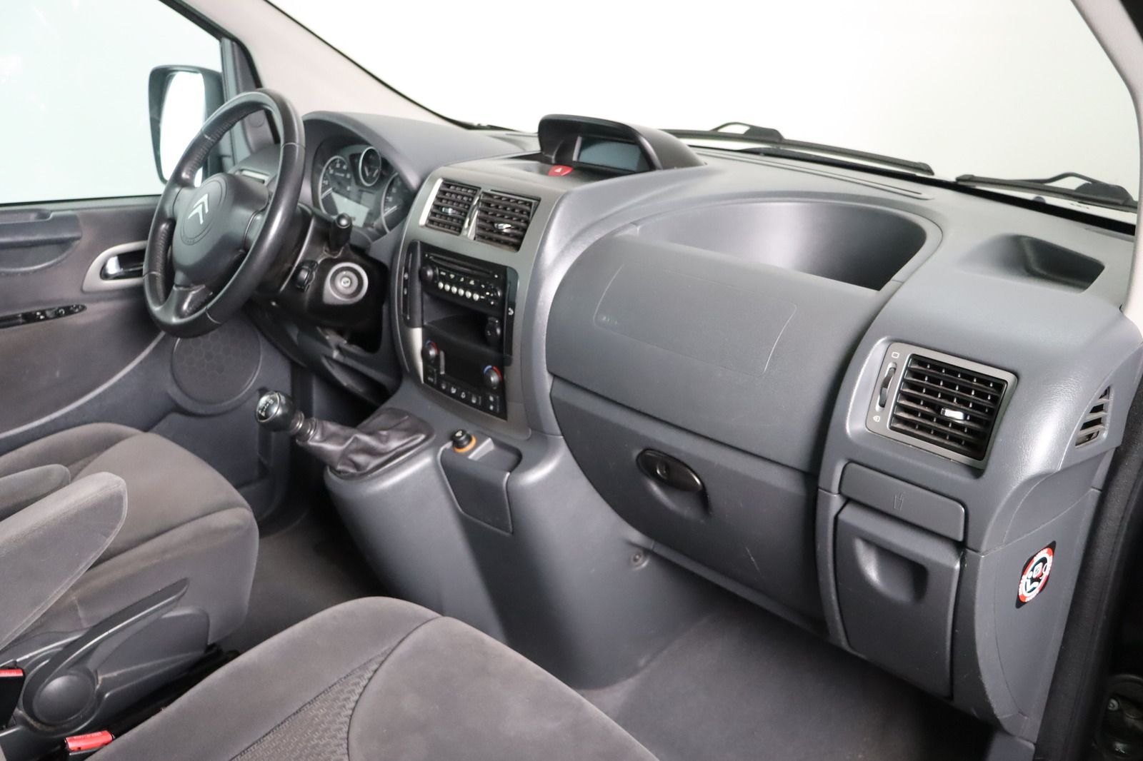 Fahrzeugabbildung Citroën Jumpy L2 2.0 HDI 125 FAP Exclusive 8-Sitzer