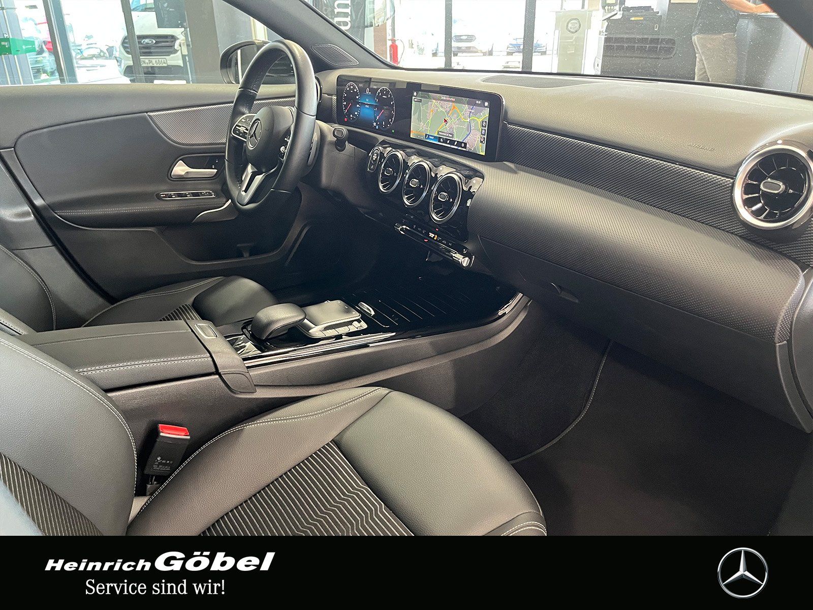 Fahrzeugabbildung Mercedes-Benz A 180 PROGRESSIVE+LED+NAVI+SHZ+CARPLAY
