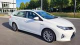 Toyota Auris Hybrid - Toyota Auris Touring Sports aus 2013