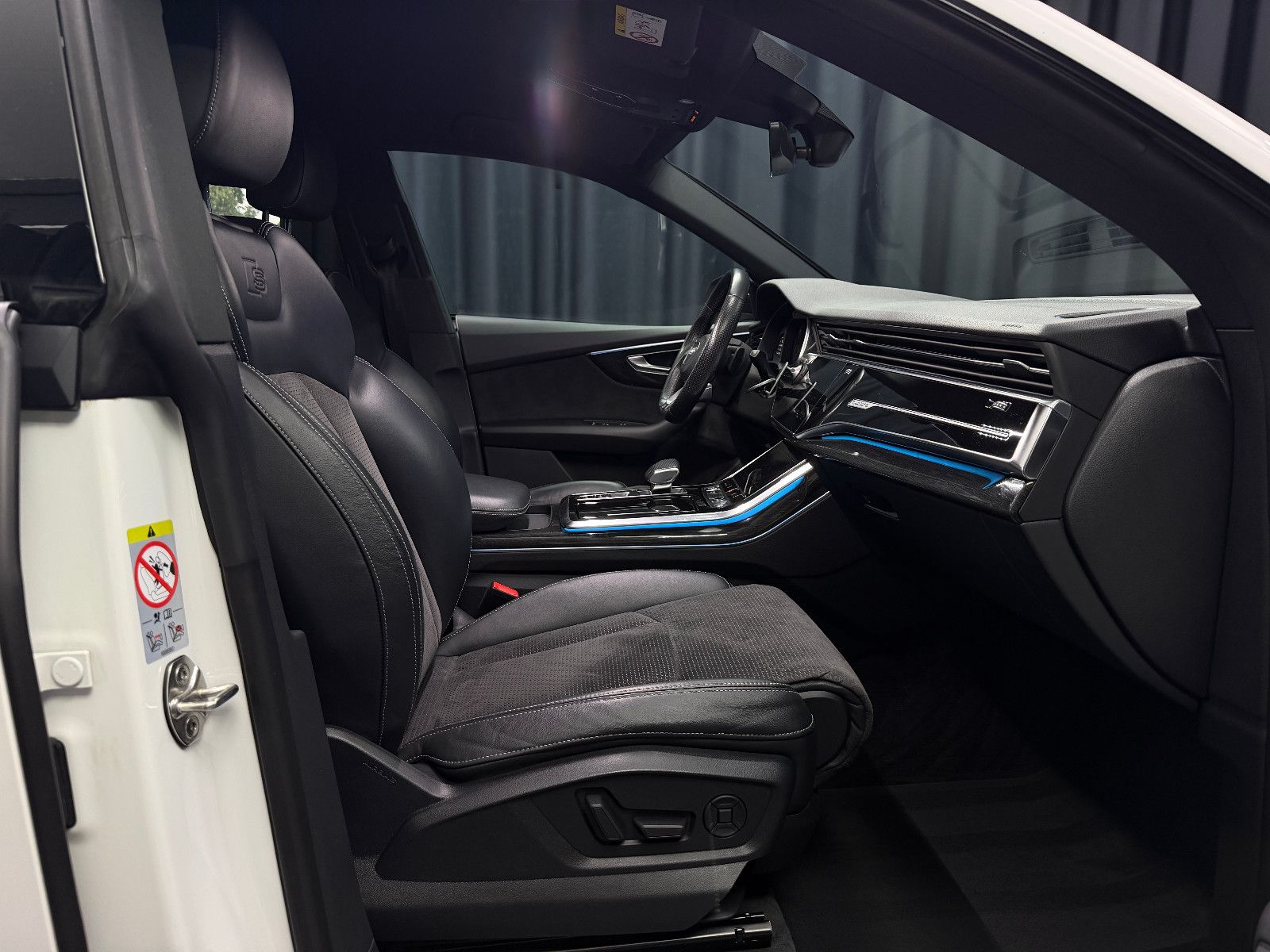 Fahrzeugabbildung Audi Q8 50 TDI quattro |MATRIX|AHK|LUFT