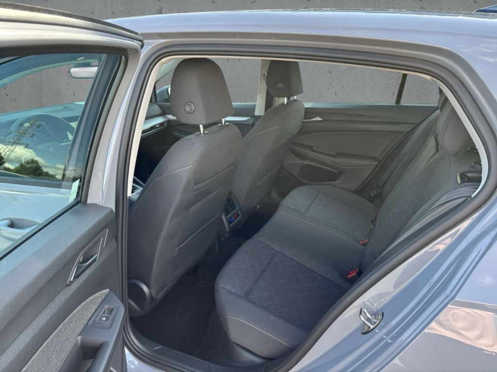 Fahrzeugabbildung Volkswagen Golf 2.0 TDI Life Navi AHK GJR