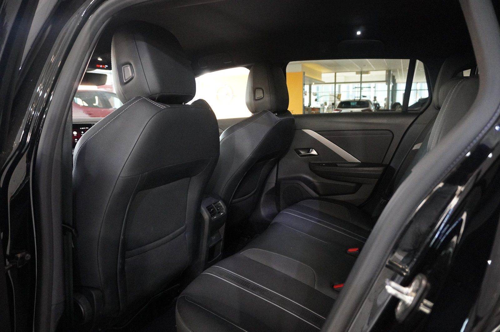 Fahrzeugabbildung Opel Astra L ST 1.2T GS LINE NAVI/LED/360°/VIRT./DAB+