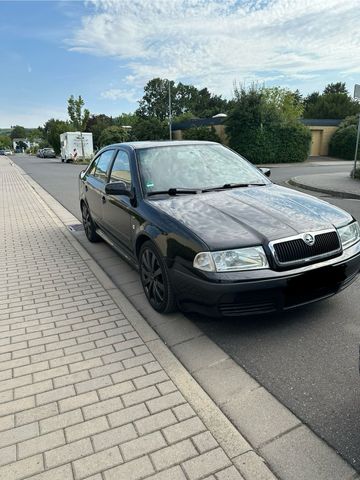 Skoda octavia Limousine 2.0 115 Ps Benziner